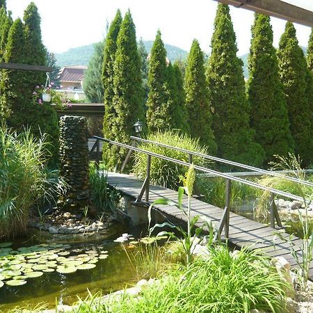 Bed and Breakfast Agi Panzio Obuda Budapest Exterior foto