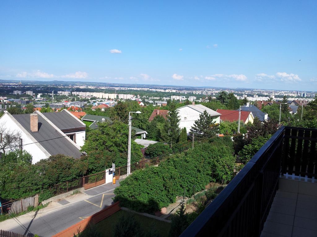 Bed and Breakfast Agi Panzio Obuda Budapest Exterior foto