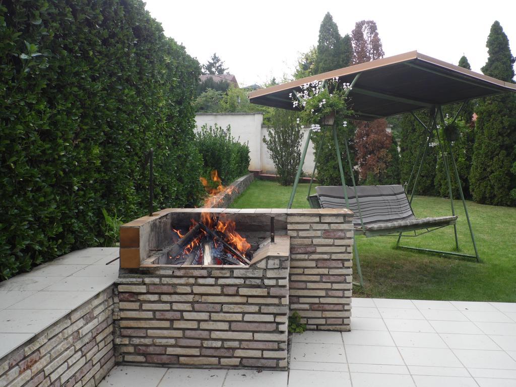 Bed and Breakfast Agi Panzio Obuda Budapest Exterior foto